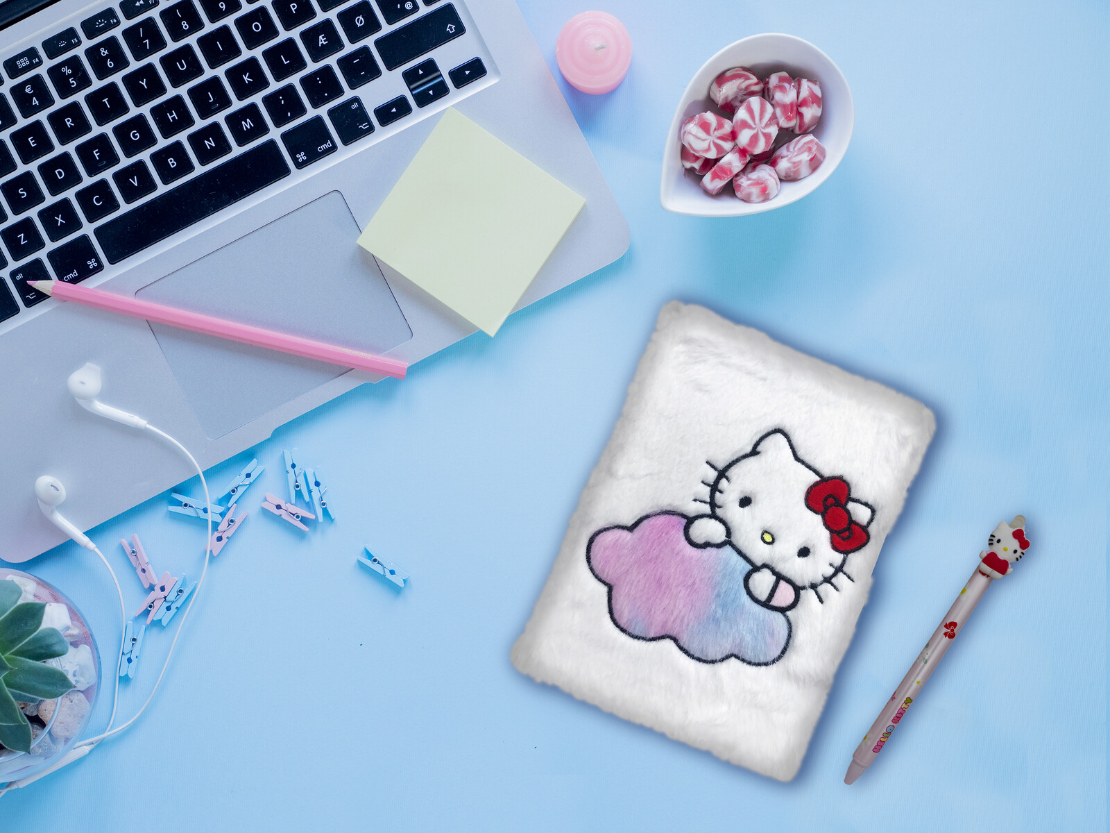 Sanrio Hello Kitty Set Cuaderno Peluche y Bolígrafo