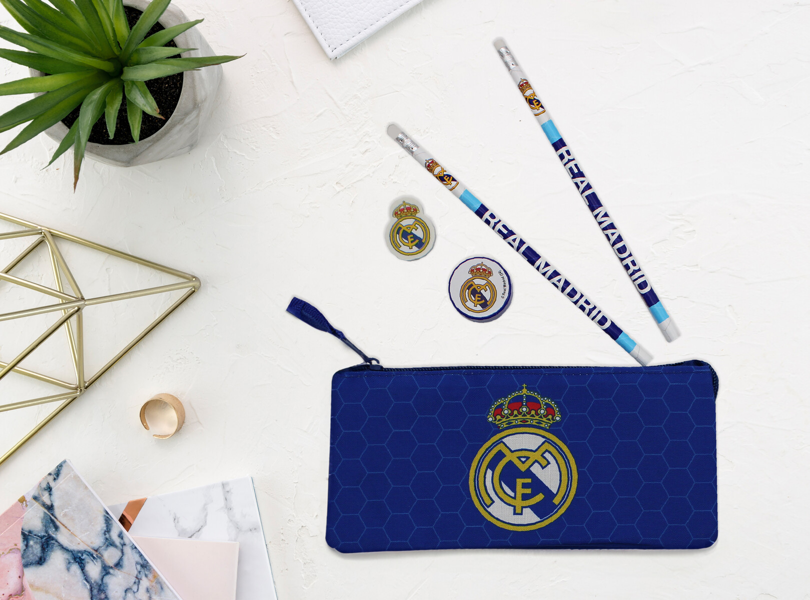 Real Madrid Set de Papelería Portatodo Triple